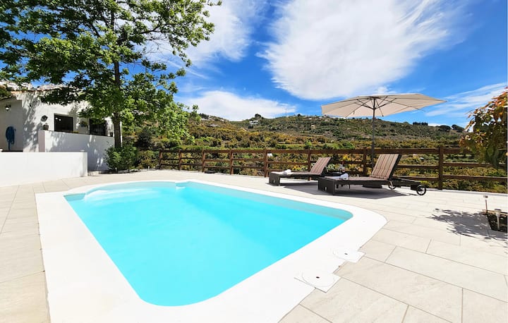 Amazing Home In Yunquera - Tolox