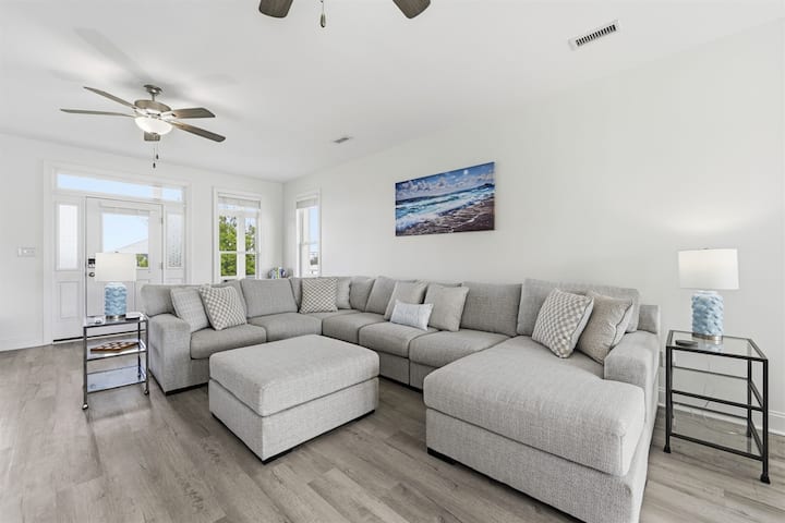 The Lookout On 9th | Dock, Elevator & Water Views - Surf City, NC