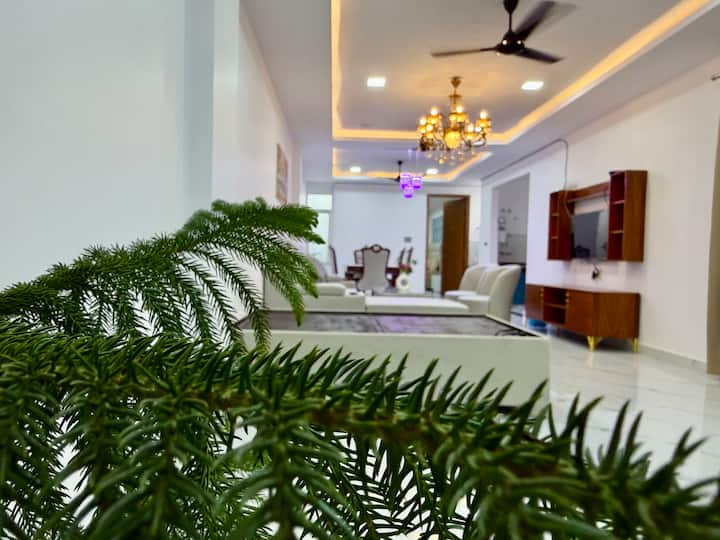 The Tehzeeb Nest | 3bhk Blossom Skyline Gomtinagar - Lucknow