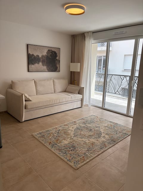 Top performing Airbnb: Cannes center • Palais & Croisette within walking distance in Cannes