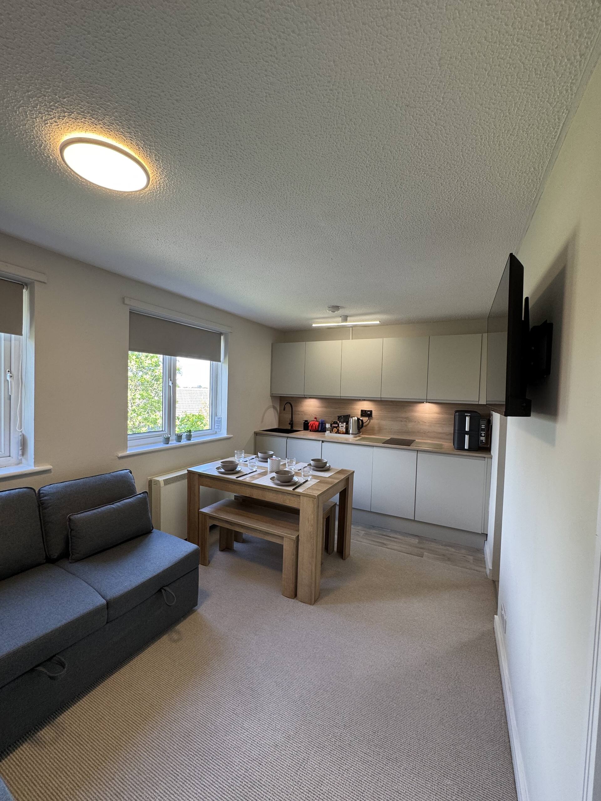 Johnson Suite Lichfield | City 2 Bed & 2 Parking