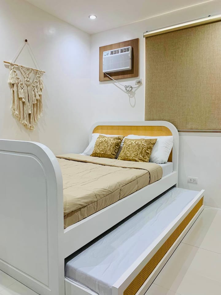 Liloan Cebu Family Studio (A09) | Pool | Parking - Compostela
