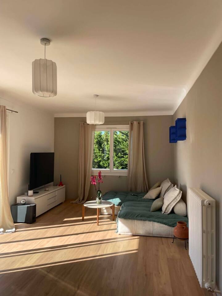 Haut De Villa Balcon, Terrasse Couverte, Parking - La Gaude