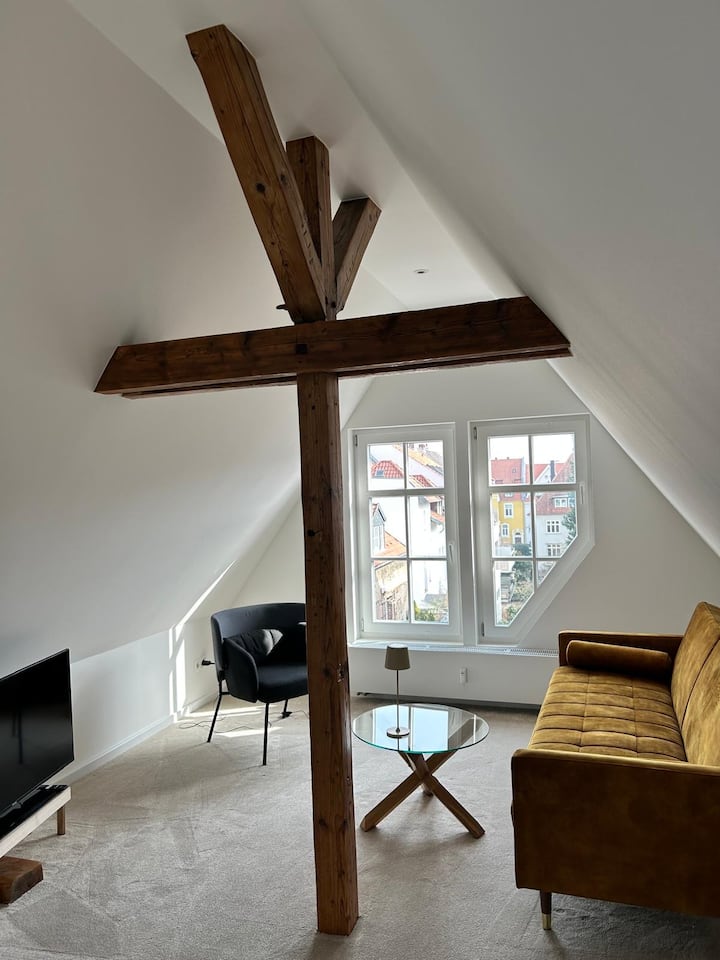 Dachgeschoss Wohnung In Kleefeld - Neu Saniert - Hanover