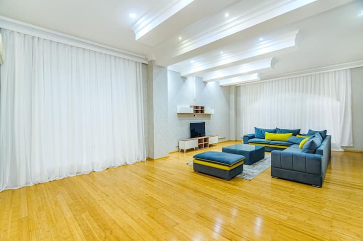 Vip 5 Bedrooms Apt. Nearby St. Nizami - Bakou
