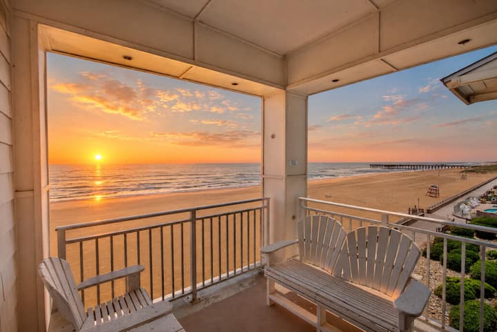 New Updated! Oceanfront / Pool / Beach / Fishing - Virginia Beach, VA