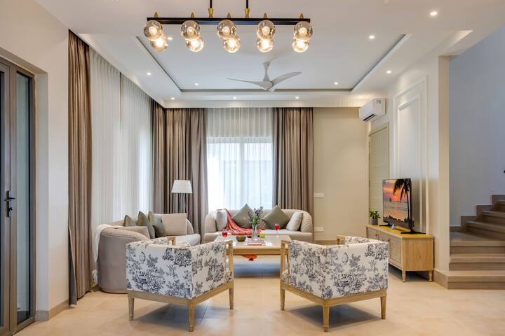 Living room image 5