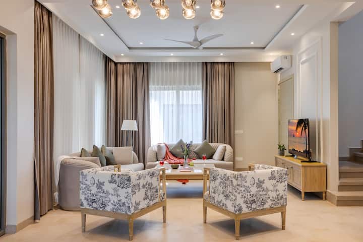 Living room image 4