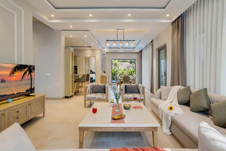 Living room image 1