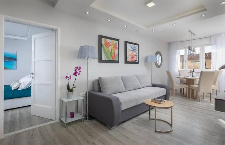 Makarska City Center Apartment - Makarska
