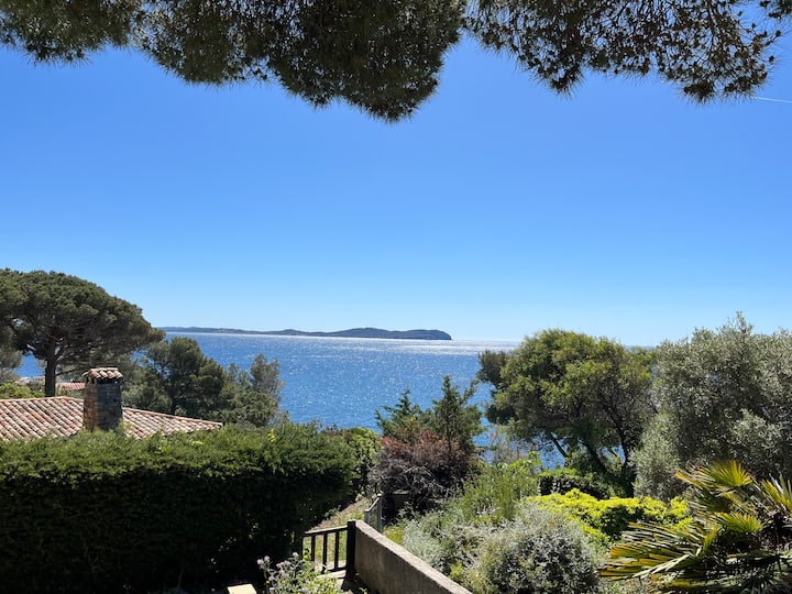 Bastidon, Vue Et Accès Mer Au Domaine Du Bau Rouge - Carqueiranne