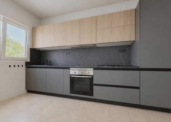 Seaside Apartment, 3 Bedroom + 1 Parking Space - Primošten