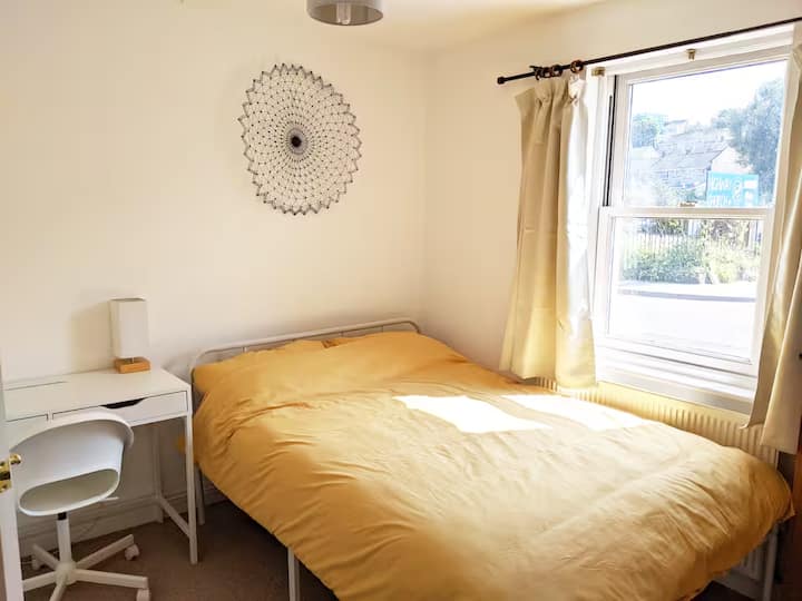 Modern Terraced House In Central Penryn - Pendennis Castle