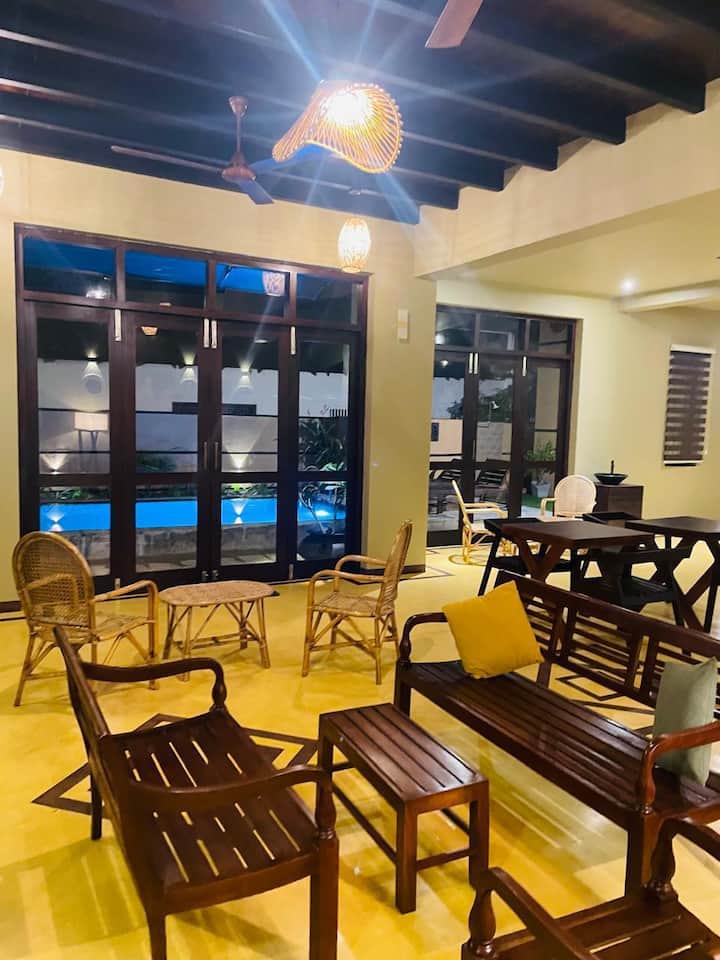Edward Airport Guest Is Located In Negombo - Sri Lanka