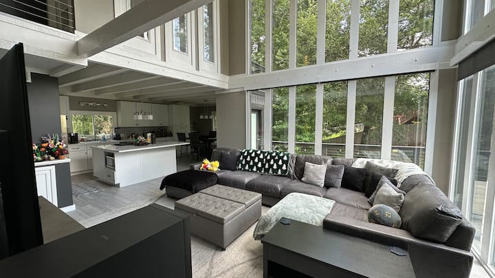Modern Glass Retreat + Woodland View - Newburgh, IN