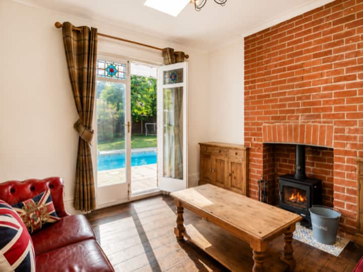 Heated Pool, Games Room & Separate Cottage - Hemsby