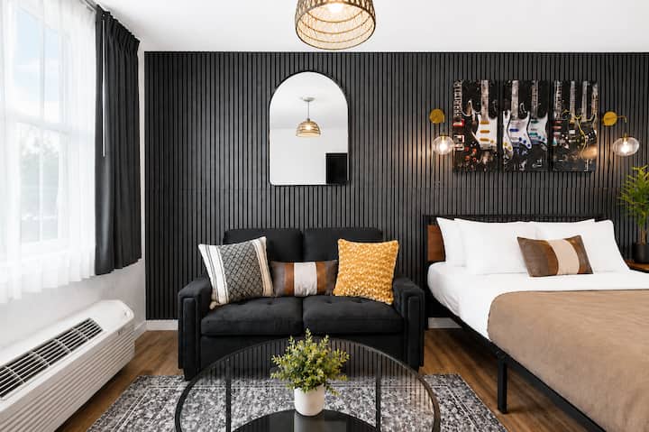 Cozy Nashville Studio W/ Queen Bed + Sofa Bed - Nashville, TN