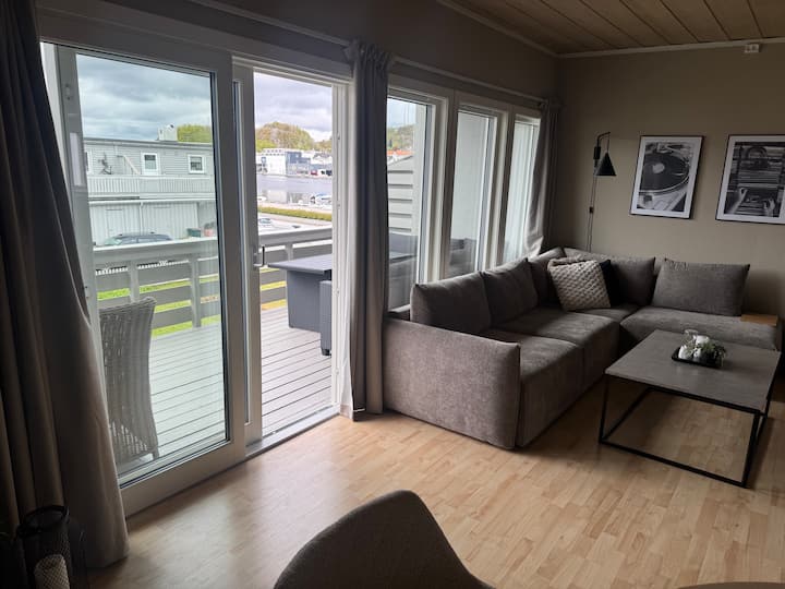 Solrikt Rekkehus I Mandal Nær Sentrum Og Stranden - Mandal