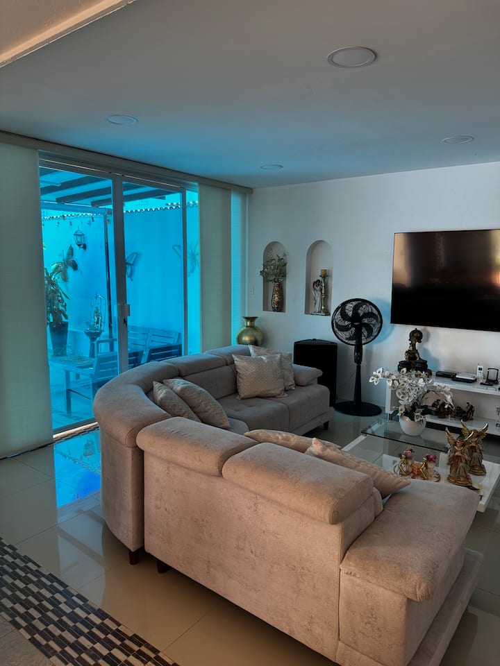 Lujosa Casa Con Piscina, En Neiva. - Neiva