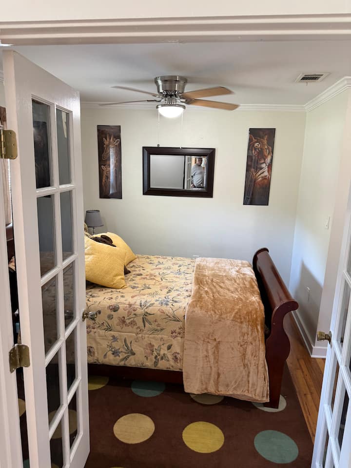 Convenient And Accommodating, Southern Charm! - Lillian, AL