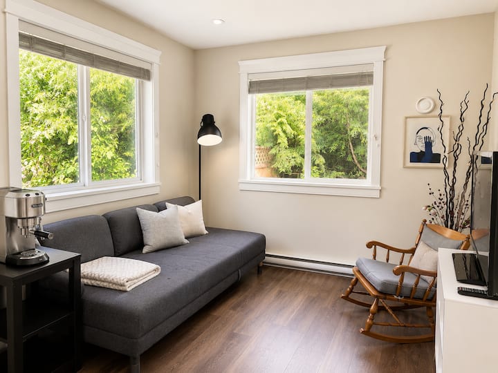Cozy Flower Garden Suite Near University - 維多利亞