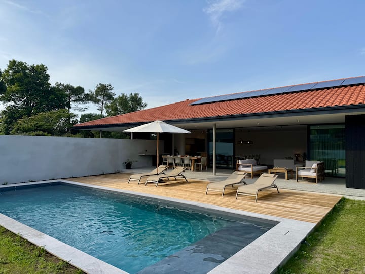 Magnifique Villa Avec Piscine Chauffée Et Jardin - Vielle-Saint-Girons