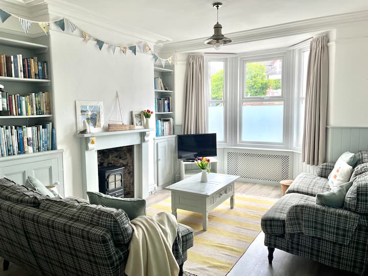 Cosy Central Brixham Home With On-street Parking - Devon