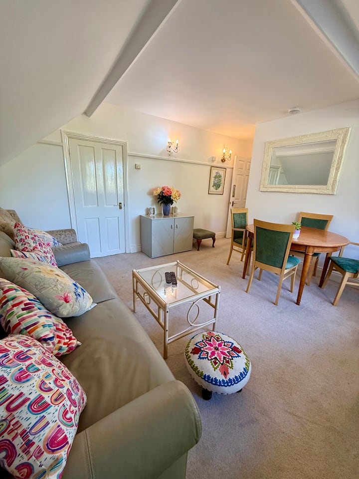Sunny 3br Bournemouth Flat Hot Tub & Parking - Bournemouth