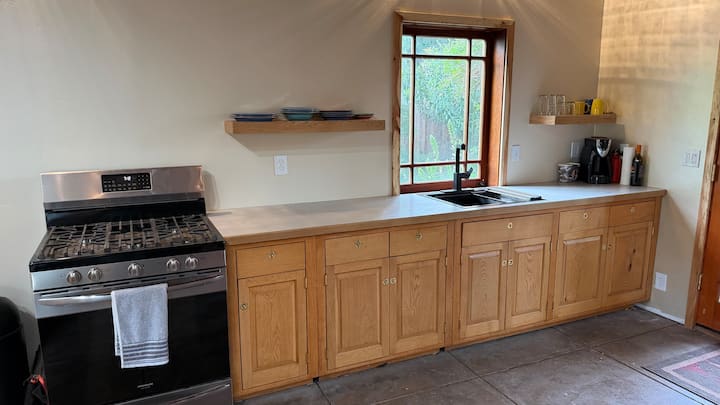 Harper Loft #2 Of 2 Private Residences - Garberville, CA