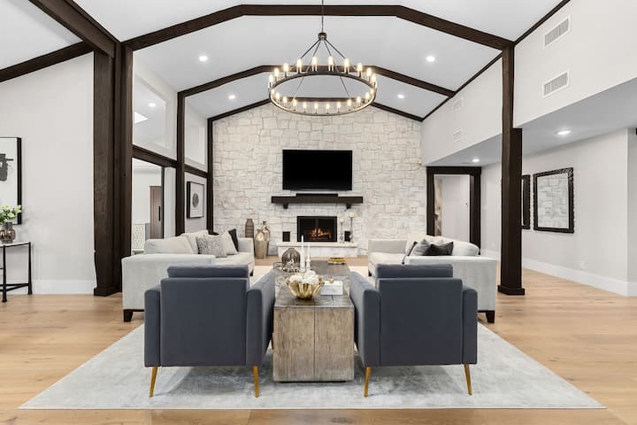 Refined 7 Acre Park-like Estate On Brushy Creek - Round Rock