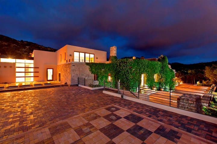 Casa Carolina | Luxury Retreat In Santa Fe - Hyde Memorial State Park, Santa Fe