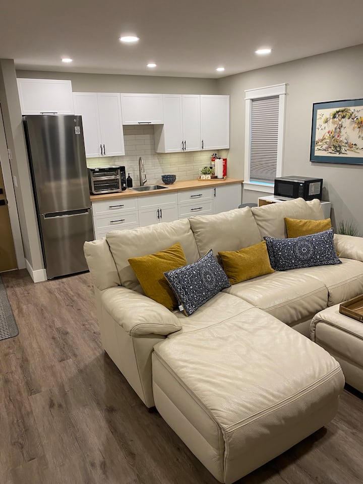 Lansdowne Retreat - Armstrong