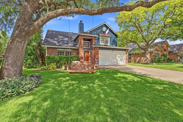 Curated Family Gem With Heated Cowboy Pool - Round Rock, TX