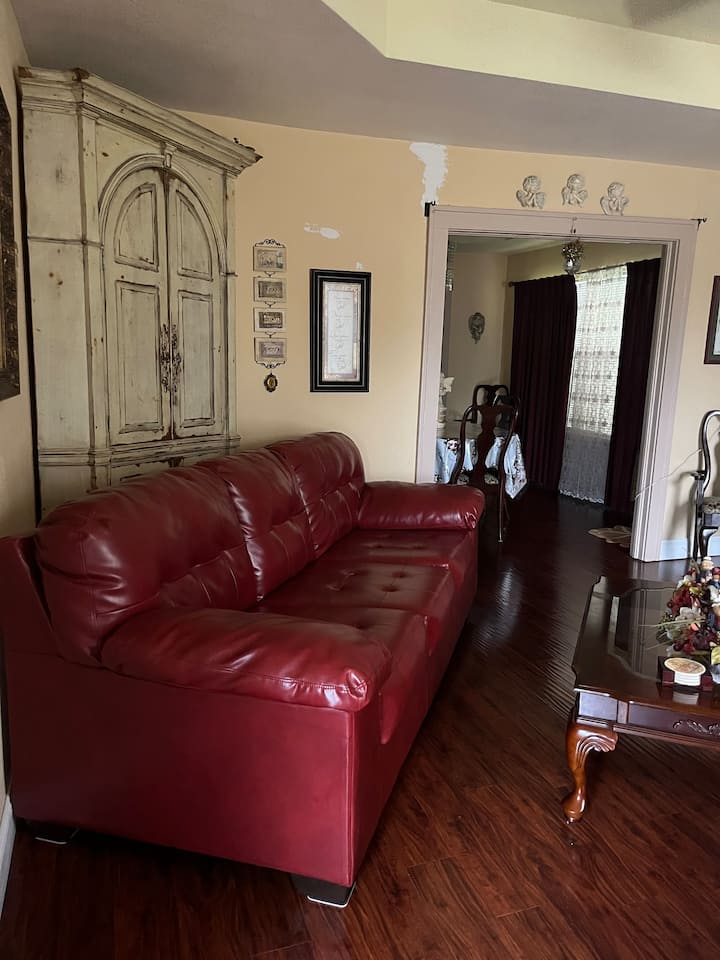 Cozy Cottage Near Downtown - Harlingen, TX
