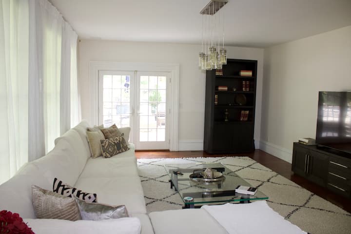 The Westwood House | Private Pool + 1 Acre Retreat - Sleepy Hollow, NY