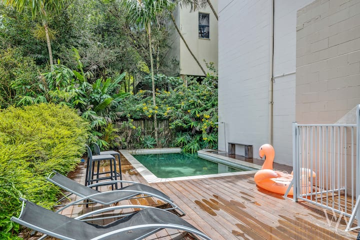 Coastal Escape Steps From Caloundra & Kings Beach - Sunshine Coast