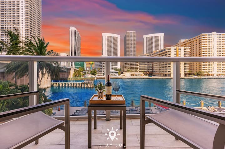 Relax & Unwind In Modern Apartment With Amenities - Hallandale Beach, FL