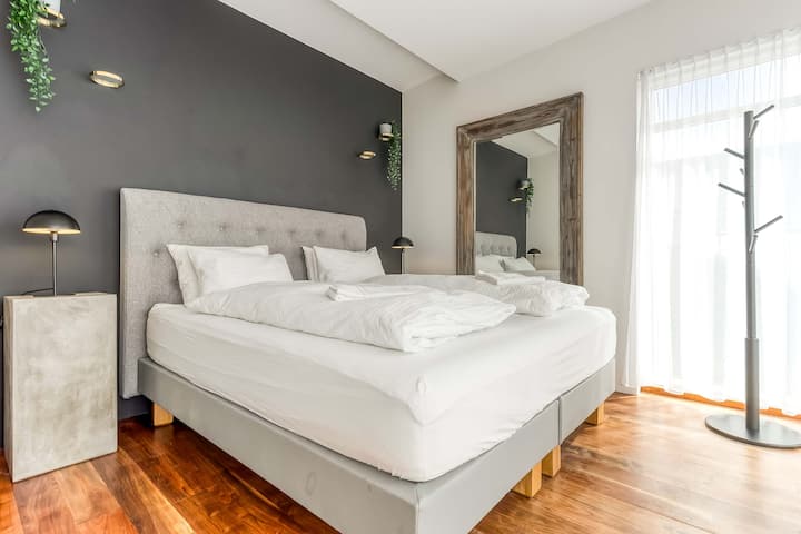 B2 Three Bedroom Penthouse Apartment - Reykjavík