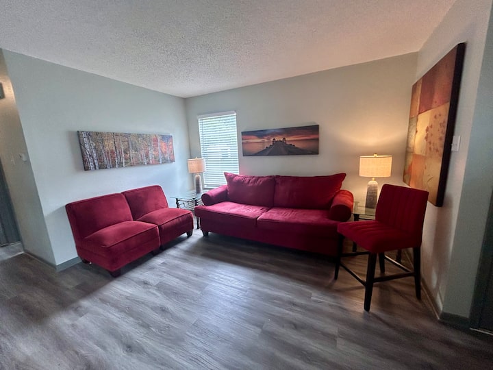 Cozy Two Bedroom Close To Everything In Cedar Park - Cedar Park, TX