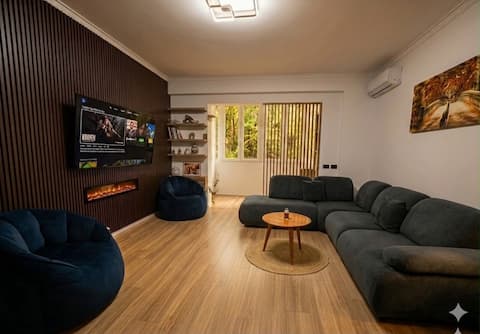 Popular Airbnb listing: Lake Apartment in Farkë