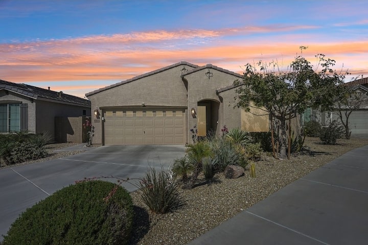 Ez Retreat With Year-round Spa, & Mountain Hiking - Goodyear, AZ