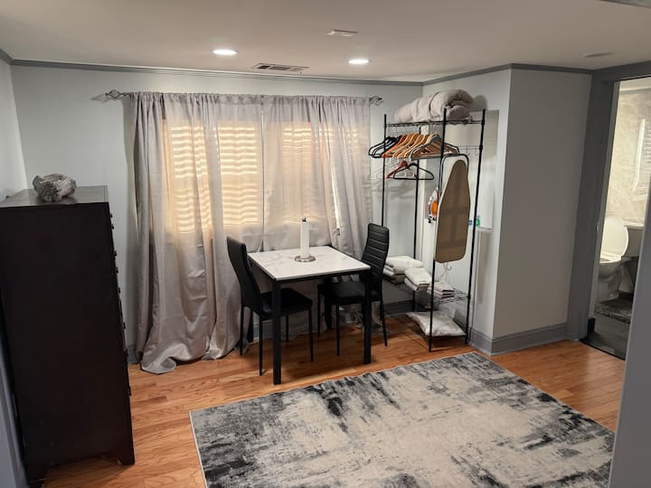 West Orange Getaway Cozy Corner - Chatham, NJ