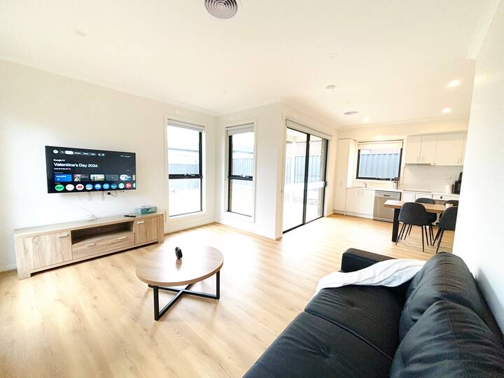 Brand New, Bright & Spacious 3-bedroom Home - Donnybrook
