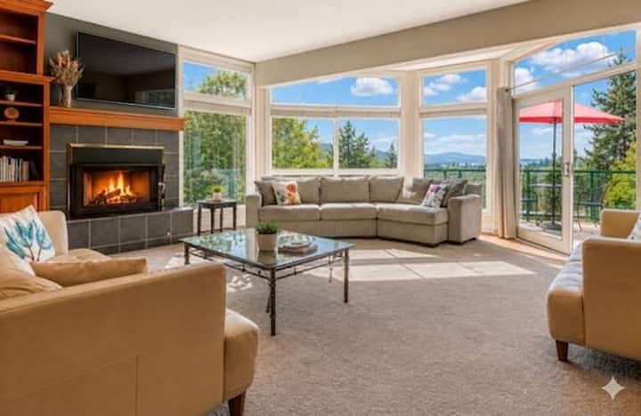 Quintessa I Sleeps 36 I Weddings & Reunions - Clinton, WA