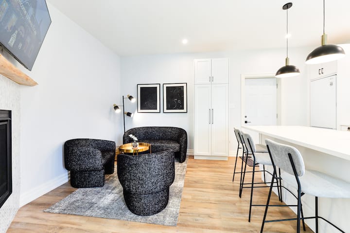 Luxury Tay River Macallan Apartment Downtown Perth - Perth, ON, Canada
