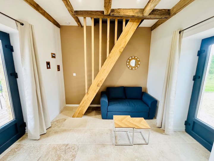 Gîte Dans Un Pigeonnier En Pierre à La Campagne - Monpazier