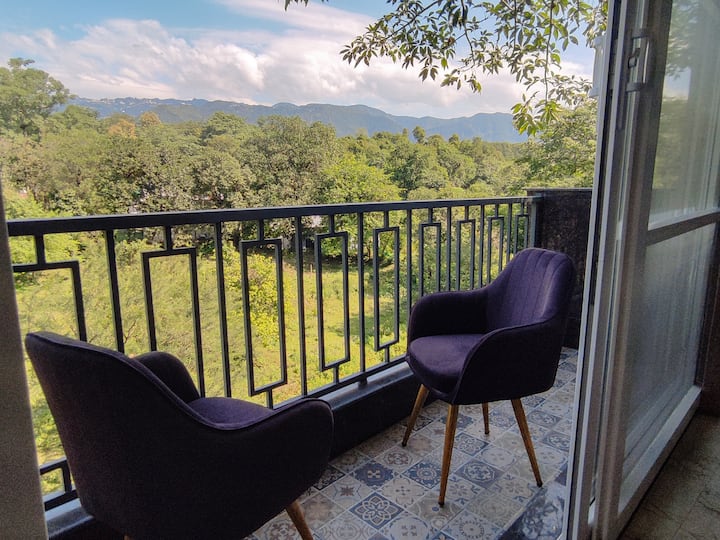 Enchanting Mountain Stay - 6 Rooms - 德拉敦