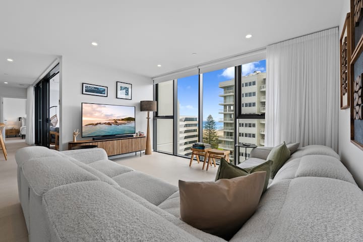 Kirra Oceanfront Escape | Stylish Coastal 3br - Gold Coast