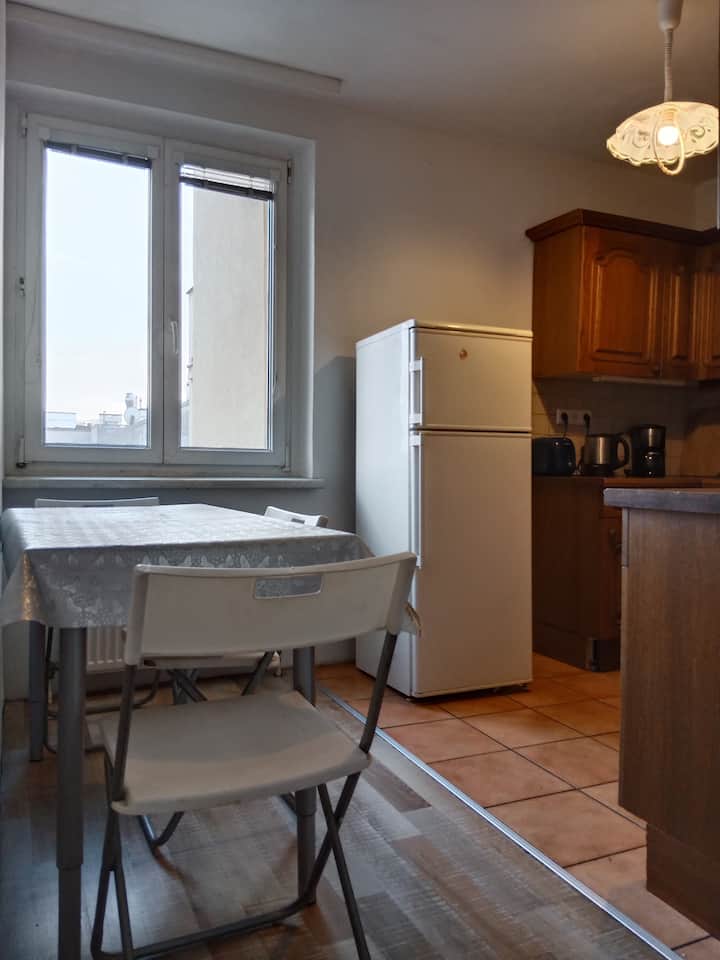 5 Schlafzimmer Wohnung Mit Balkon,  Zentrumsnahe. - Vienna
