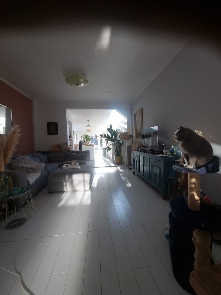 Ruime Woning In Het Stadscentrum + Tuin - Zandvoort